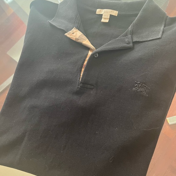 Burberry men’s polo shirts in sizes large /xtra large ..asking for 75$ per polo - Picture 3 of 7